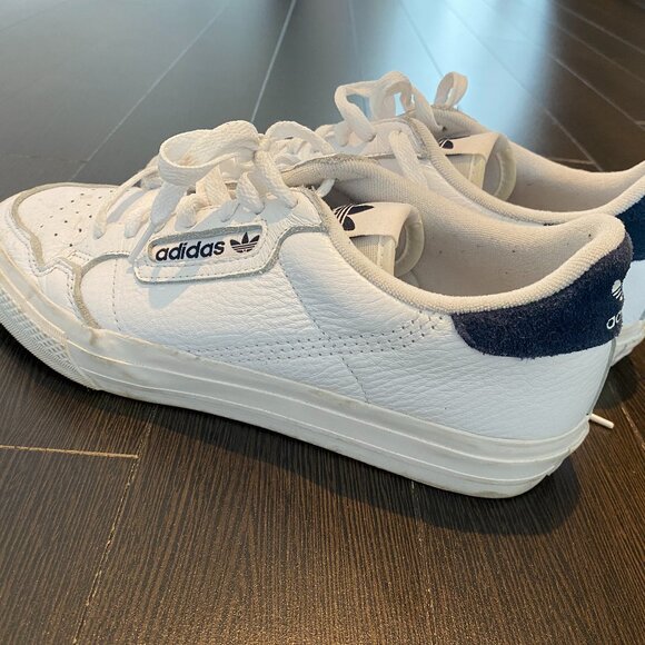 Men's Adidas White/Blue Sneakers EUC - Picture 2 of 7